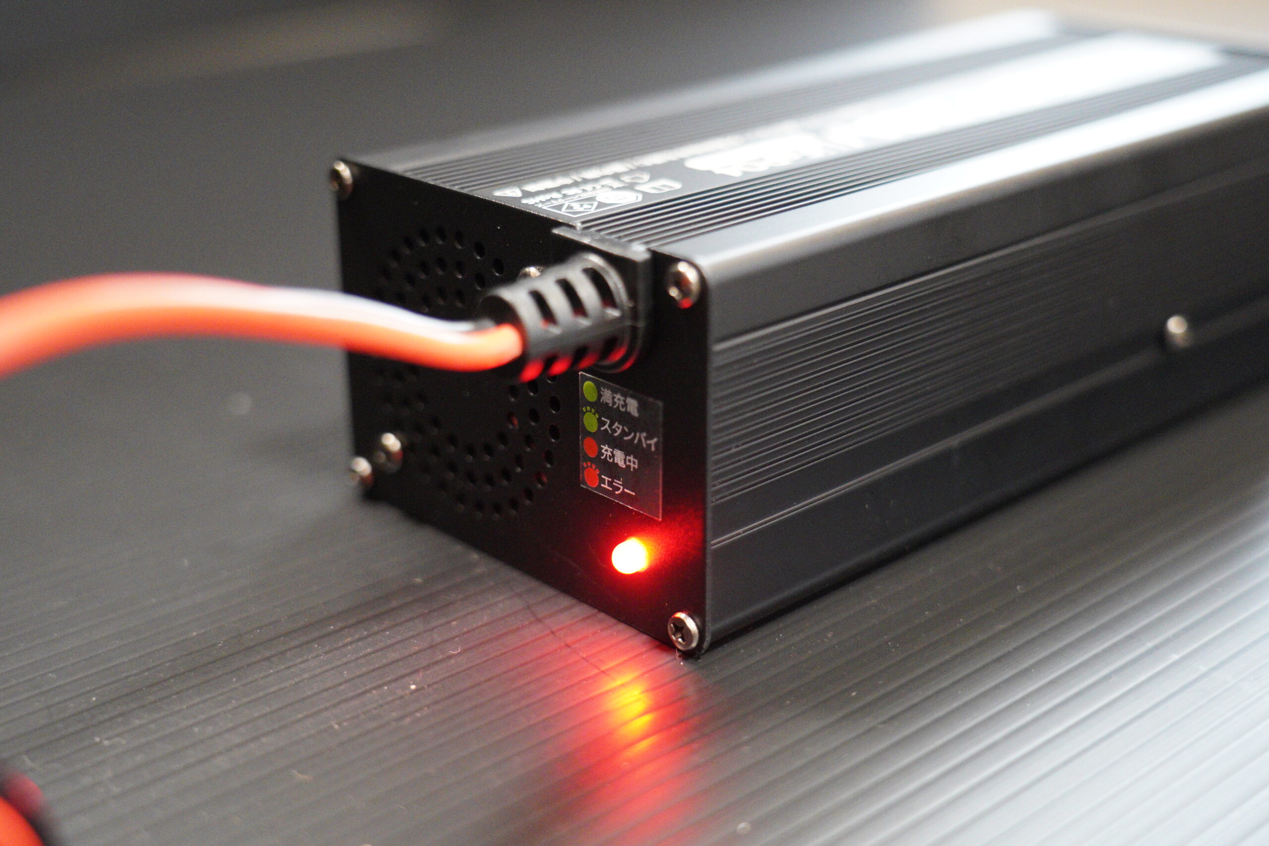 LiTime 充電器　LED